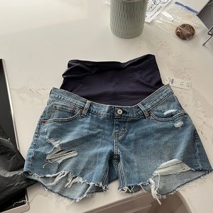 Abercrombie maternity jean shorts size 26- new with tags